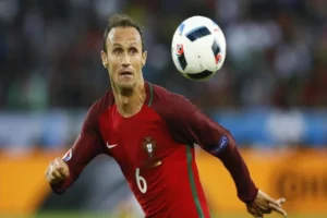 Hình 3: Carvalho là mẫu trung vệ phòng ngự tốt