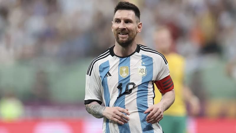 Messi bao nhiêu quả bóng vàng và thành tích đầy ấn tượng M10 nhận Quả bóng Vàng lần thứ 8 trong sự nghiệp thi đấu của mình
