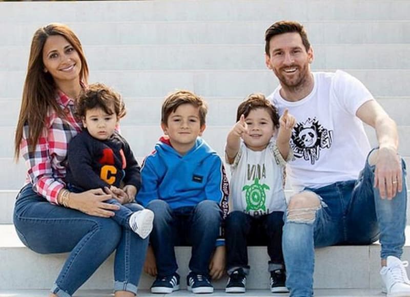 Messi và vợ: Chuyện tình đầy hạnh phúc của El Pulga Messi và vợ – Chuyện tình hạnh phúc của cặp đôi thanh mai trúc mã