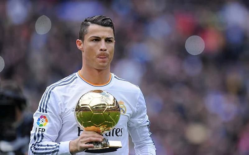 Ronaldo có bao nhiêu quả bóng vàng? Và những thành tích nổi bật trong sự nghiệp Thành tích nổi bật khác của Ronaldo trong sự nghiệp