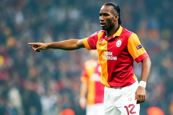 5 Cầu Thủ Sáng Giá Trong Top Tiền Đạo Hay Nhất Chelsea Mọi Thời Đại Hình 3: Drogba vô địch Premier League và UEFA Champions League 2012
