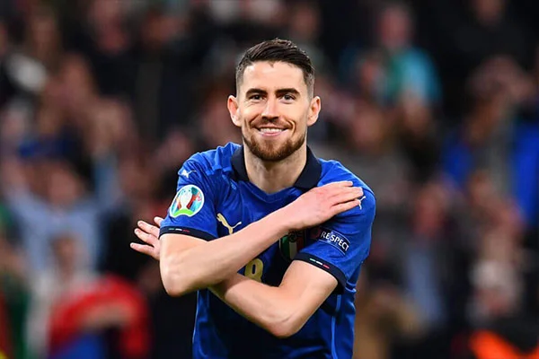 Top Tiền Vệ Hay Nhất Euro Tỏa Sáng Mọi Thời Đại Hình 5: Jorginho là người đã vô địch UEFA Champions League cùng Chelsea