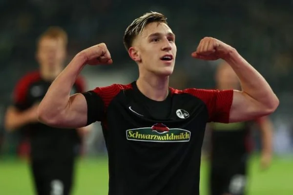 Top Trung Vệ Hay Nhất Bundesliga Mọi Thời Đại Hình 1: Nico Schlotterbeck là viên ngọc sáng nhất Bundesliga