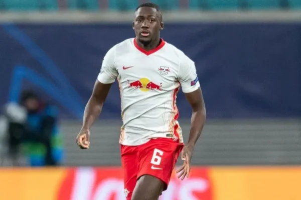Top Trung Vệ Hay Nhất Bundesliga Mọi Thời Đại Hình 5: Dayot Upamecano đã tham gia 80 trận đấu tại Bundesliga