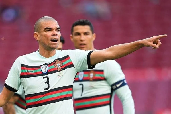 Top Trung Vệ Hay Nhất Ligue 1 - 5 Trung Vệ Chuyền Bóng Chuẩn Xác Nhất Hình 4: Cầu thủ José Fonte