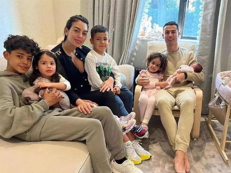 Vợ Ronaldo là ai và những điều chưa biết Vợ Ronaldo là ai và tình cảm giữa 2 người ra sao?