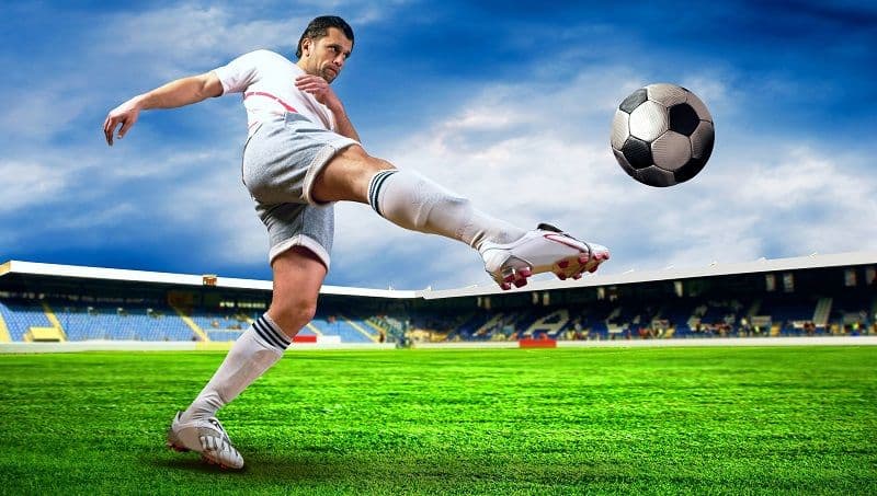 Hướng dẫn những cách sút bóng chuẩn vào lưới đối phương Thực hiện sút bóng siêu đẳng cấp với má trong bàn chân