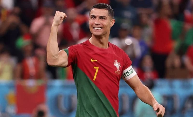 Tổng số bàn thắng của ronaldo là bao nhiêu? Cristiano Ronaldo là ai?