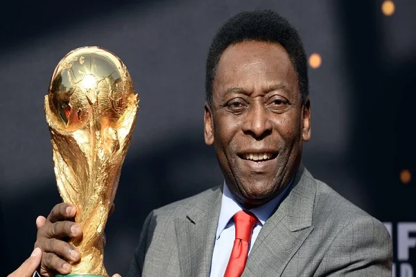 Top Cầu Thủ Ghi Bàn Nhiều Nhất World Cup Từ Trước Đến Nay Hình 5: Pelé kịp ghi một bàn mang về chiến thắng 2-0 trước tuyển Mexico